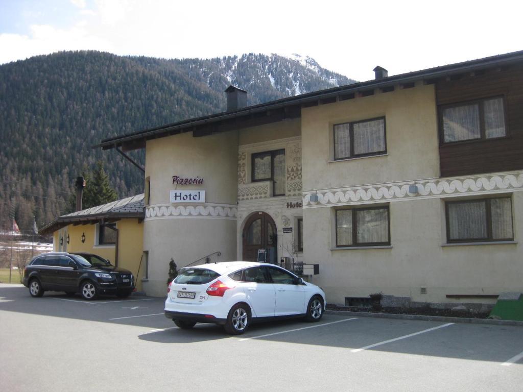 Hotel Pizzeria Selva Zernez Exterior photo